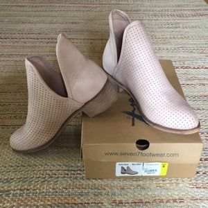 Final sale!! NEW Seven7 Booties in Blush- size 9
